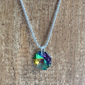 Green AB crystal on beaded chain. Necklace.